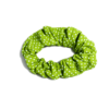 Scrunchie verde con lunares blancos COLETEROS DE PELO
